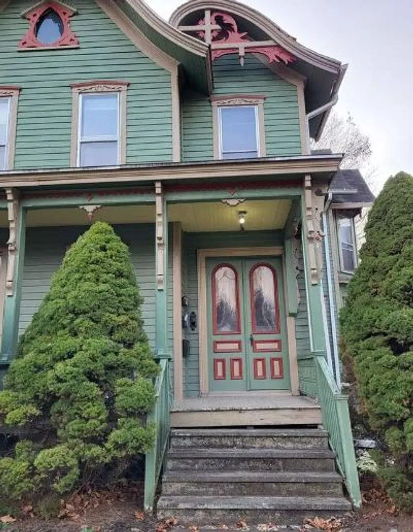 410 Maple Ave — Photo 3