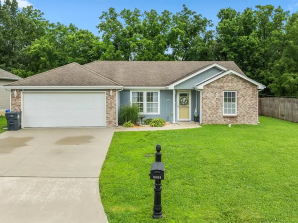 2705 Wild Rose Ln, Sedalia, MO 65301