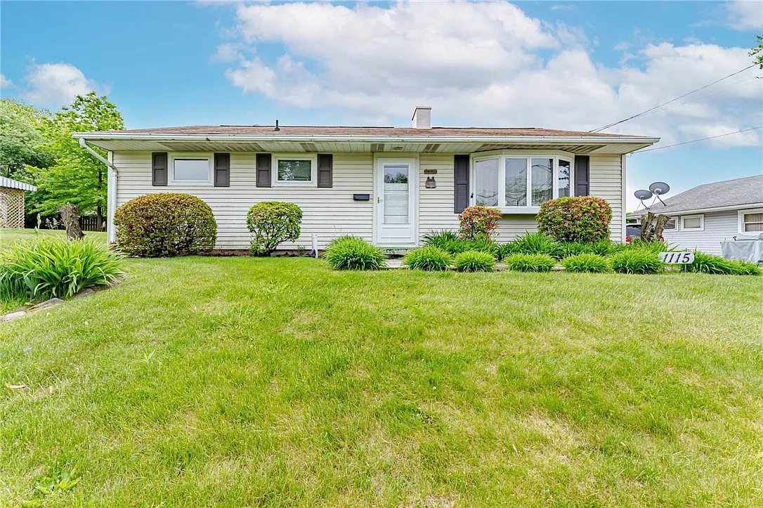 1115 Maine Ave photo 1