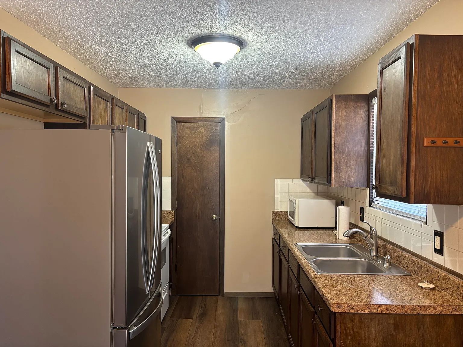 3 bed, 936 sqft, $1,230 — Photo 4