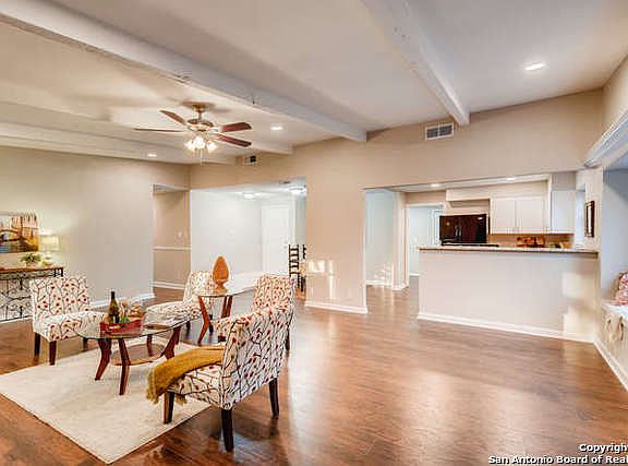 4th image of 4914 Tiffany Ln