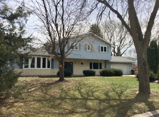 4733 99th St W, Bloomington, MN 55437