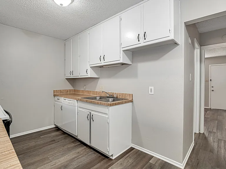 1709 Short St #B — Photo 10
