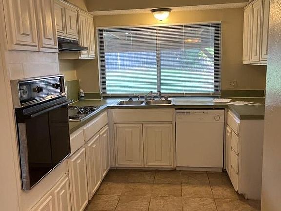 3rd image of 2606 Jewell Dr