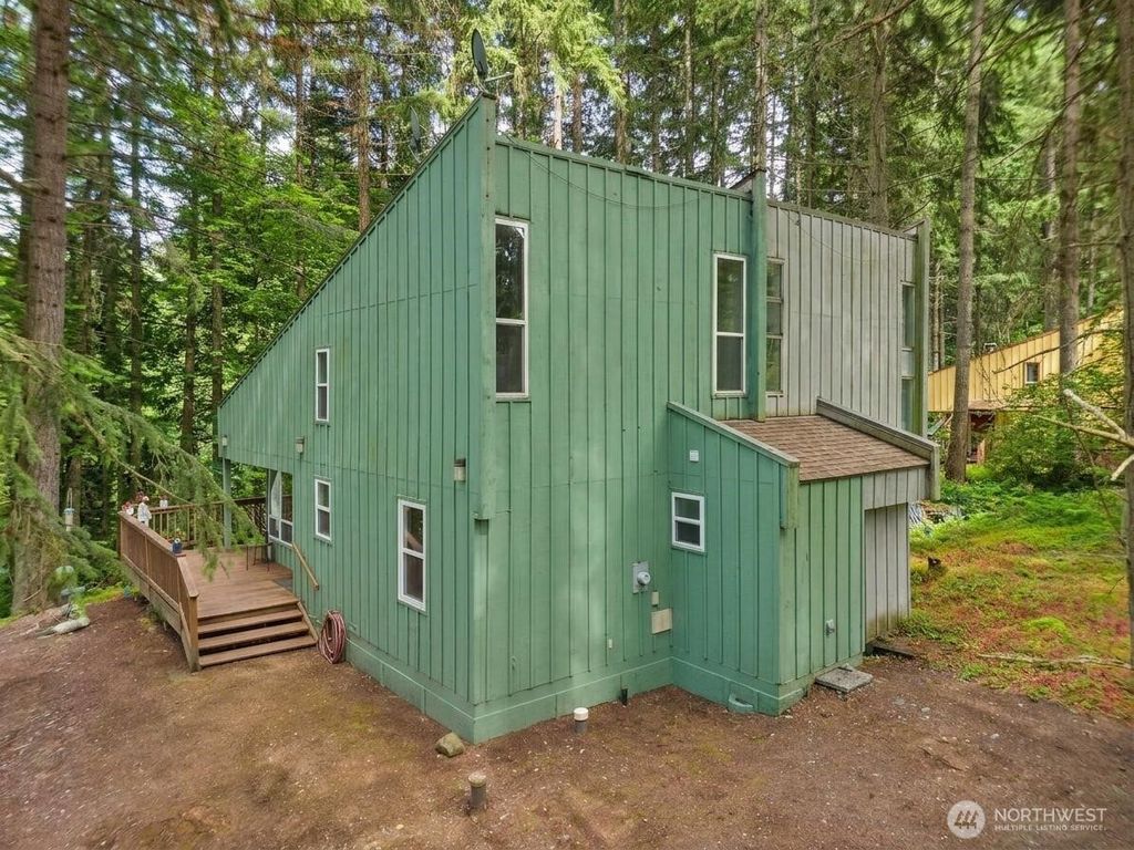 17830 Overlake Court SE, Yelm, WA - View 2