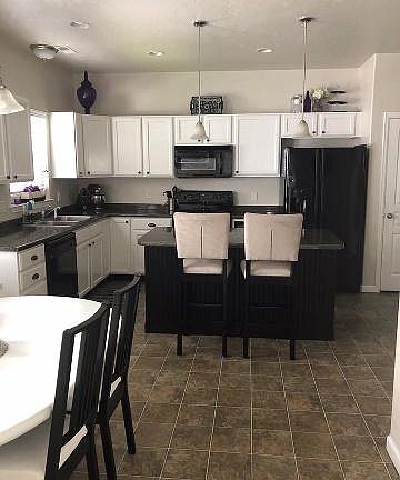 2nd image of 1427 W Stone Meadow Dr
