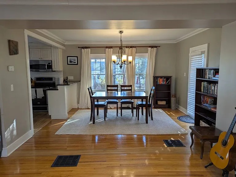 1206 E Wylie St — Photo 5