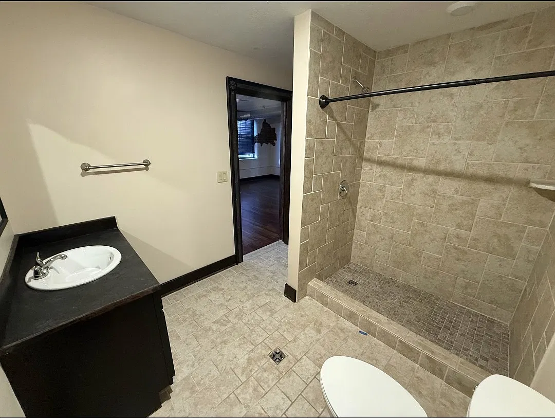 2 bed, 1900 sqft, $1,400 — Photo 4