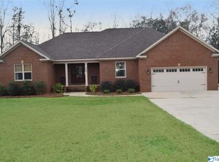 485 Creekside Cir, Gadsden, AL 35901