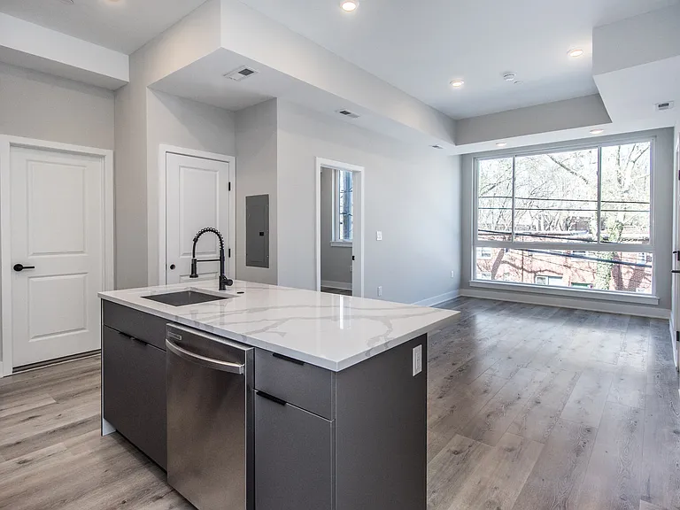 2710 Ridge Ave #3 — Photo 1