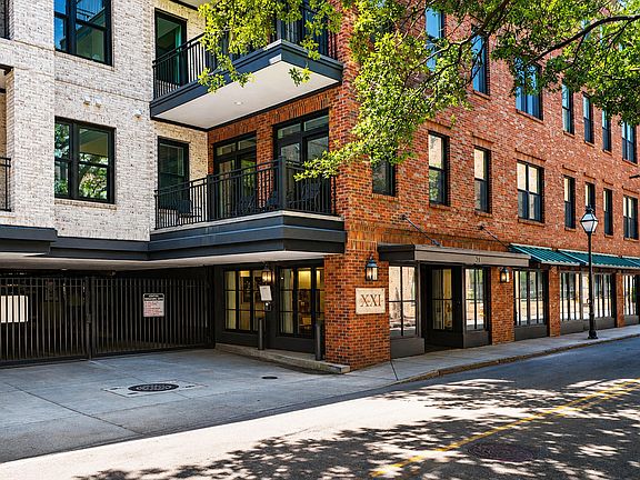 2nd image of 21 George St APT 303