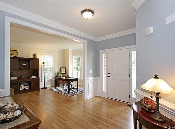 3rd image of 118 Forest Walk Way