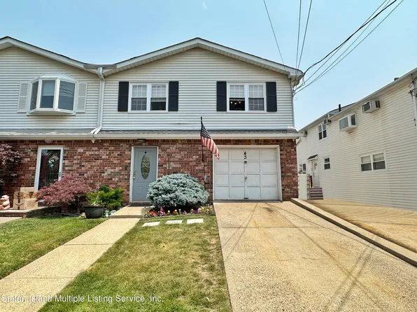 43 Seguine Pl, Staten Island, NY 10312