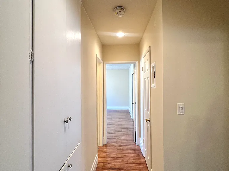 1035 Western Ave #4 — Photo 15