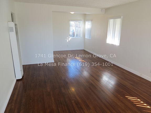 3rd image of 1741 Glencoe Dr