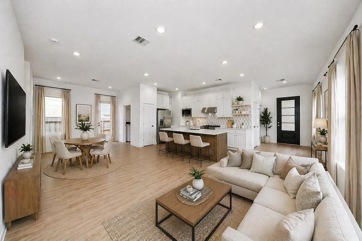 3 bed, 2.0 bath, 1512 sqft, $2,400 — Photo 1
