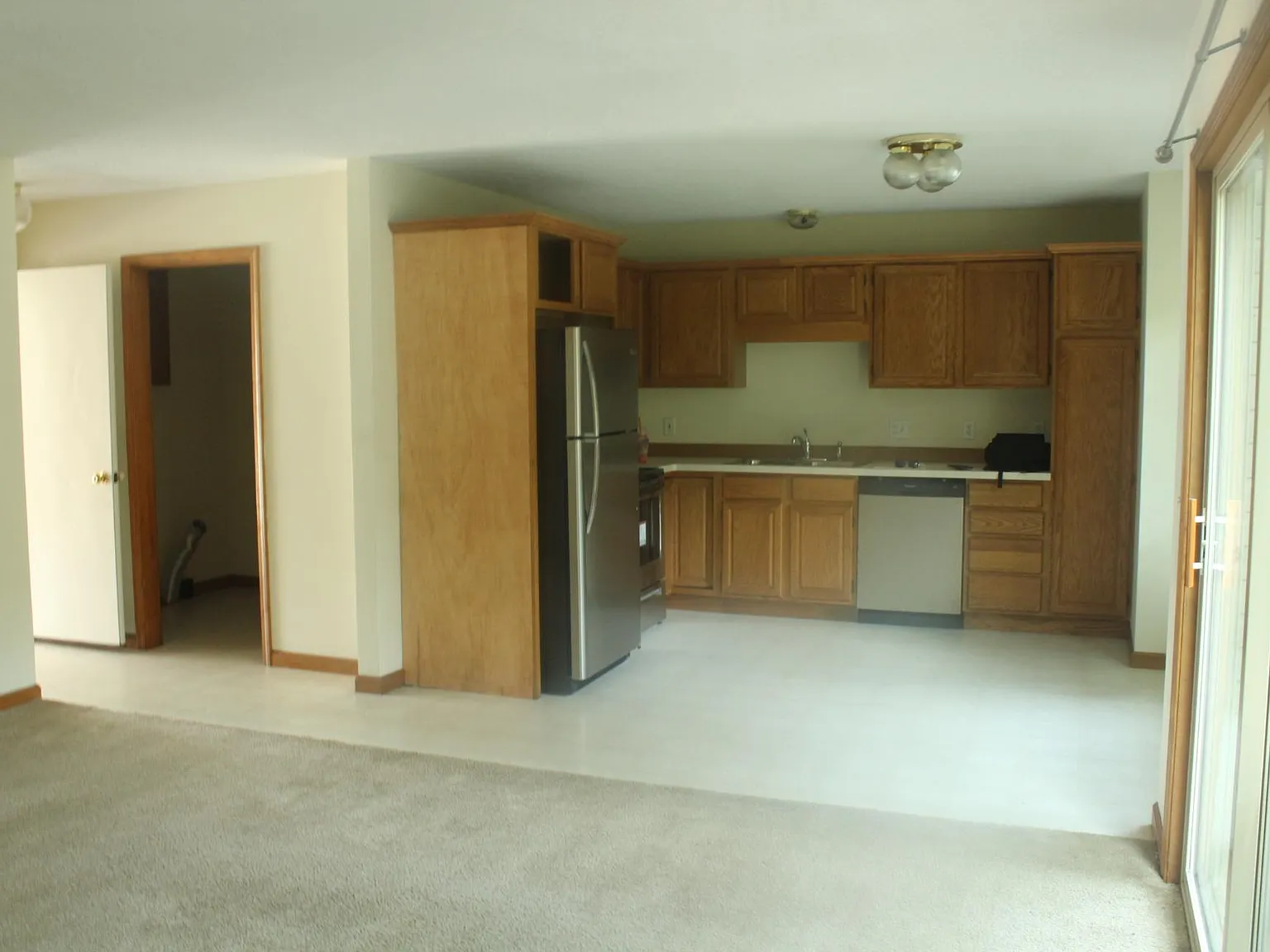 3 bed, 2.5 bath, 1475 sqft, $1,499 — Photo 3