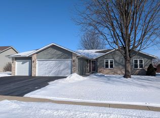 3066 Kregel Dr, Rockford, IL