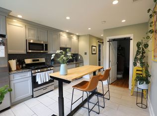 131 Orleans St APT 3R, Boston, MA 02128