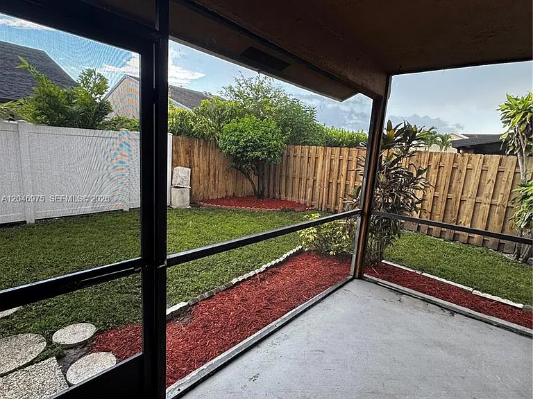 951 SW 109th Ave — Photo 9