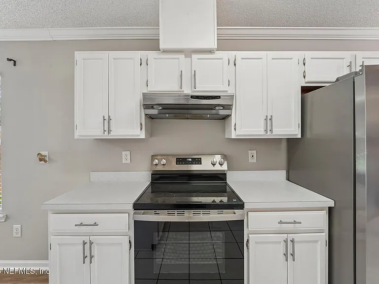 1219 Stern Way — Photo 14