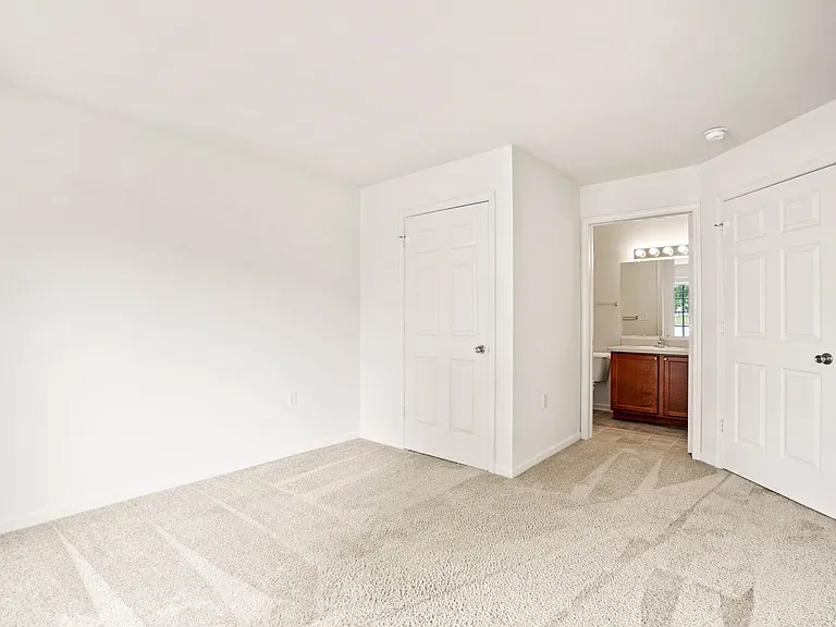 Towne Lakes Apartments — Photo 18
