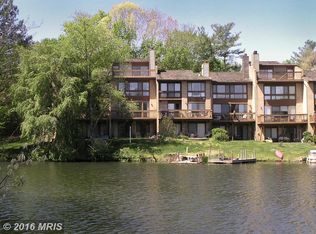 11204 Lagoon Ln, Reston, VA 20191