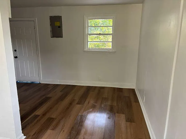 2919 Beatty St — Photo 14