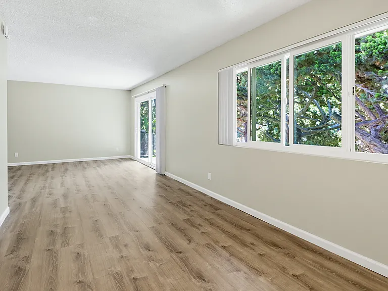 Camelot Apartments — Photo 17