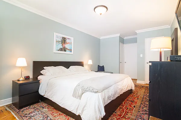 Sold by Owner | media 9