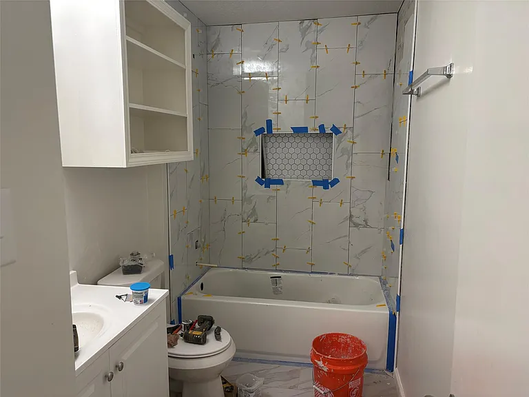 18385 Ten Oaks Ct — Photo 19