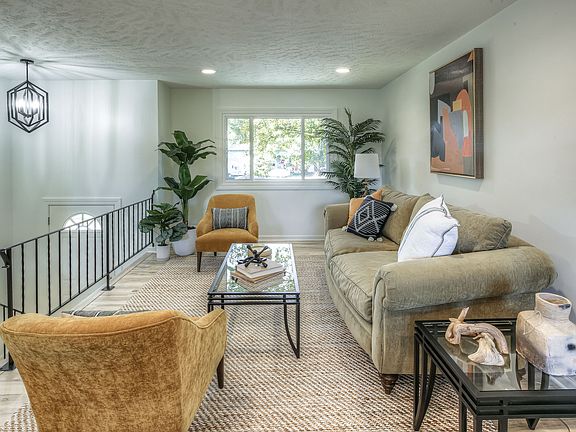 mls 23608 Elm Circle 11.jpg