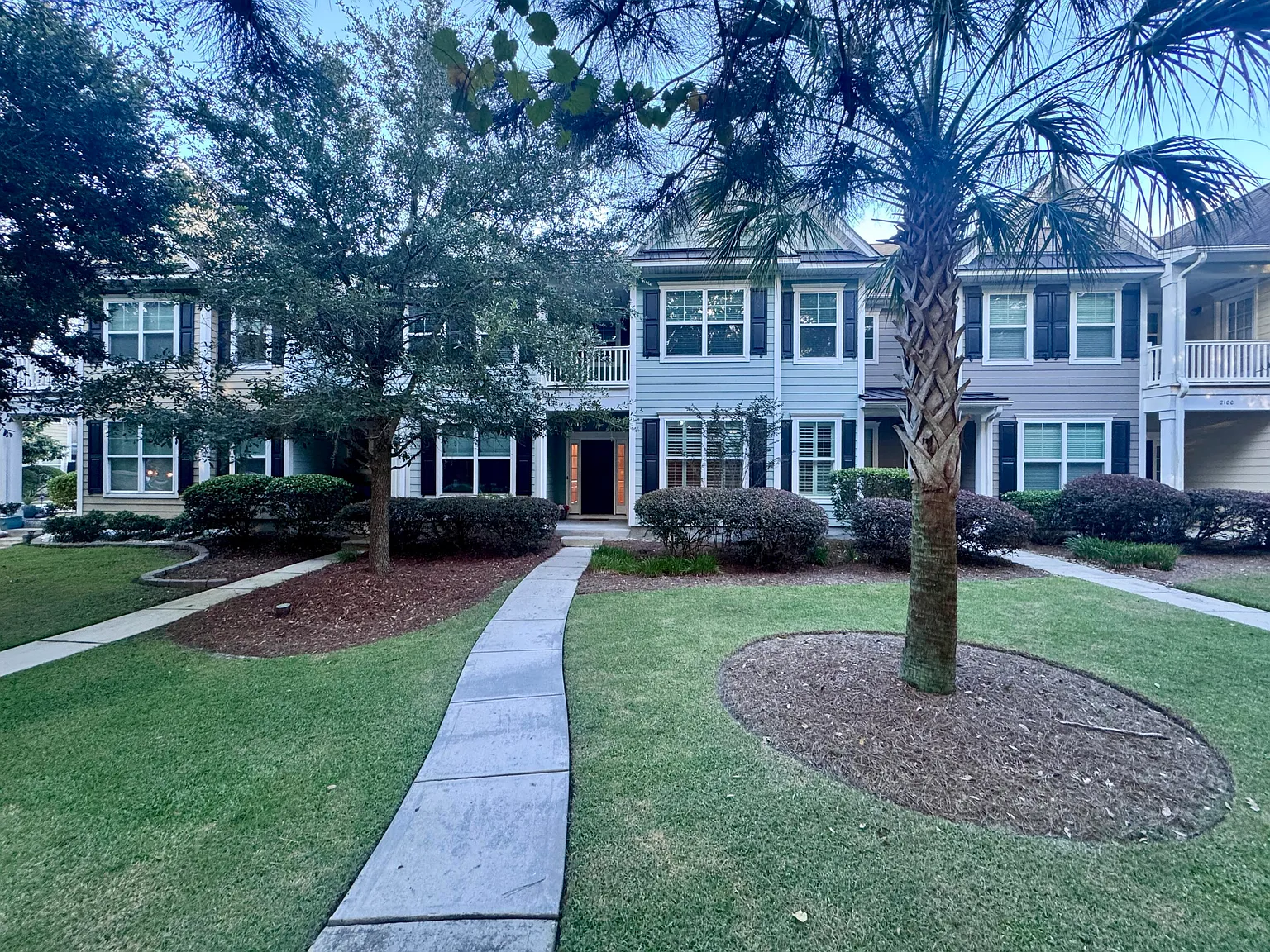 3 bed, 2.5 bath, 2100 sqft, $3,250 — Photo 1