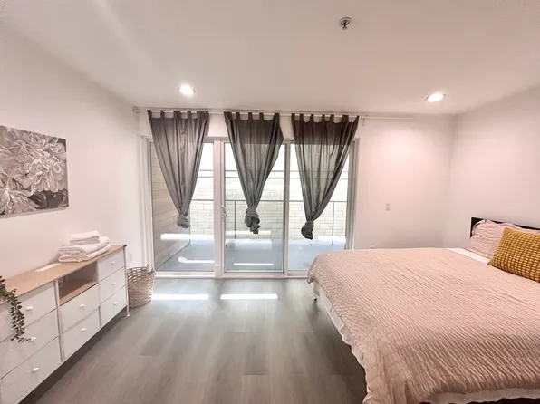 14954 Sherman Way, Van Nuys, CA