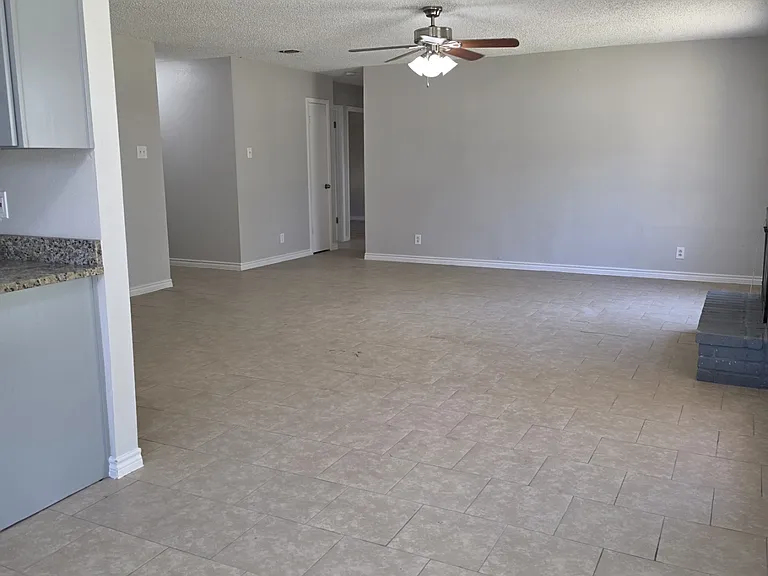 10562 Bounty Dr — Photo 5