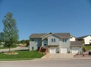 5210 Stoney Creek Dr, Rapid City, SD 57702