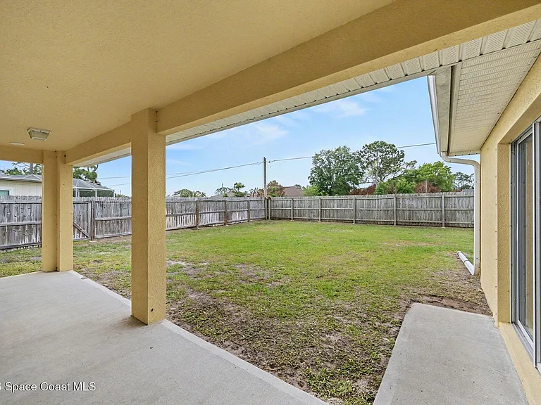 992 Coquina St SE — Photo 5