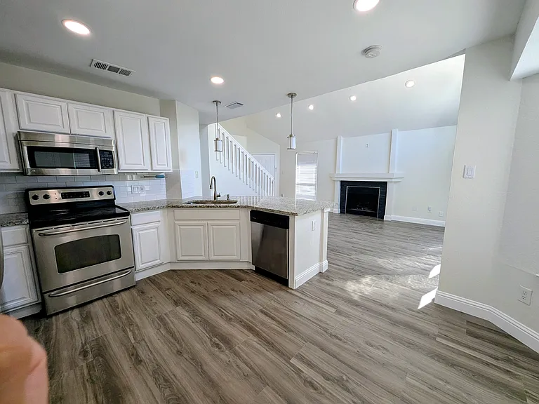 1508 Mayfair Dr — Photo 5