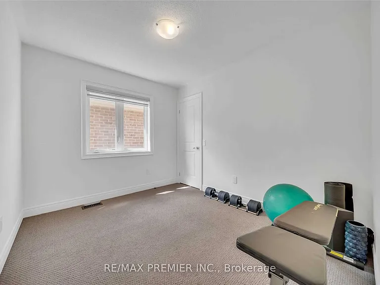 220 Seaview Hts — Photo 17