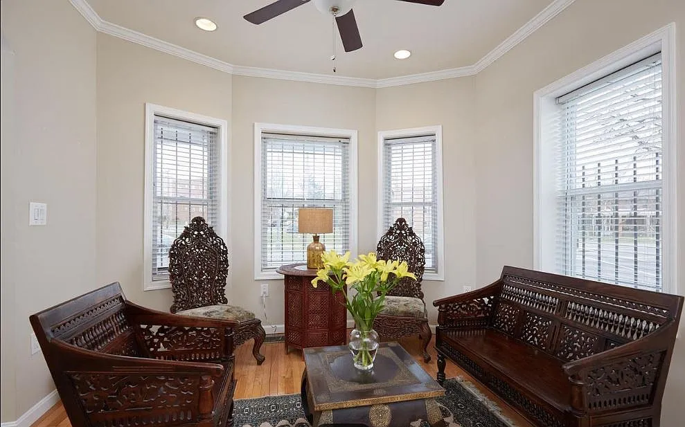 4 bed, 3.5 bath, 2290 sqft, $3,500 — Photo 2