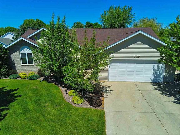 3rd image of 2617 Valley Heights Dr