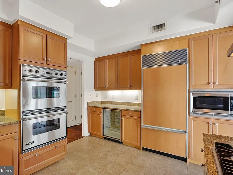 1155 23rd St NW #5D — Photo 7