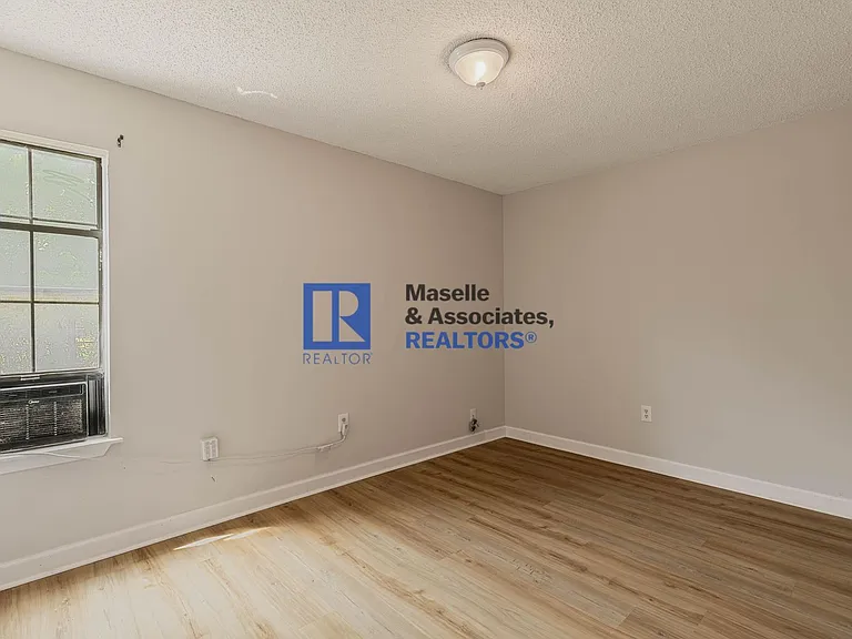 520 Twin Pine Cv — Photo 22