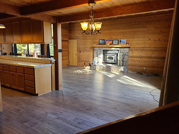 4th image of 153 Skyland Way