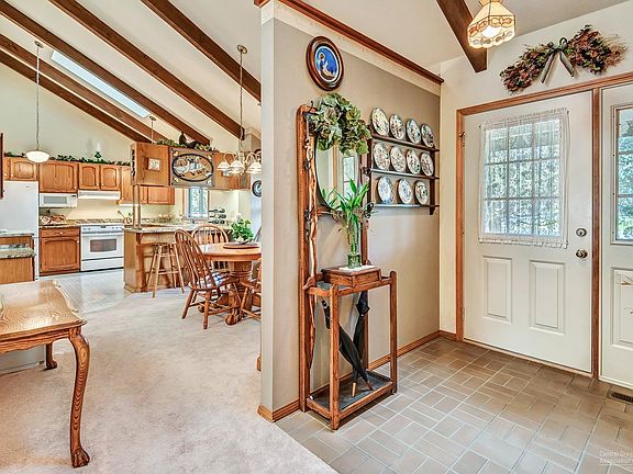 5th image of 61267 Mount Vista Dr