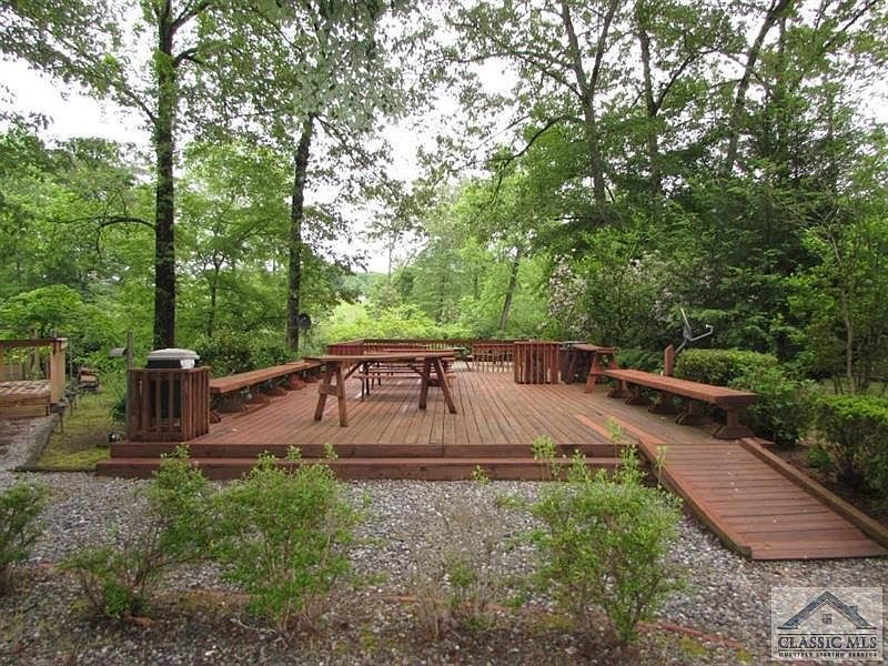 2nd image of 536 Riverside Dr