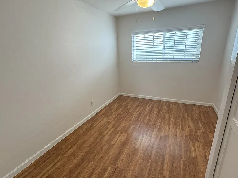 5058-68 Santa Monica Ave #5062 — Photo 9