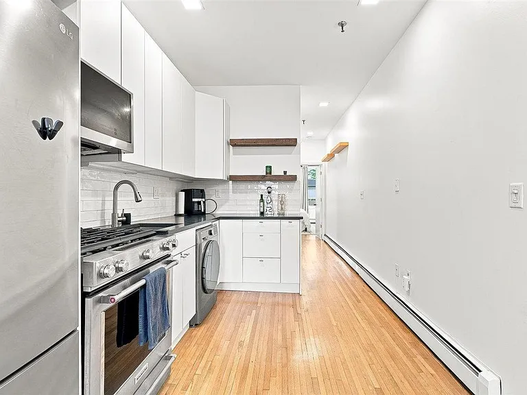 554 Observer Hwy #3R — Photo 10