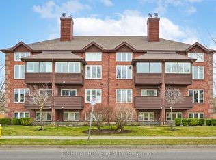215 Pine St #4, Collingwood, ON L9Y 2P3