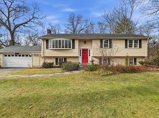 33 Rosas Ln, Scituate, MA 02066
